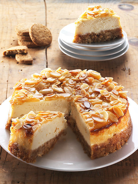 Tarta de queso con galletas de espelta, almendras y miel