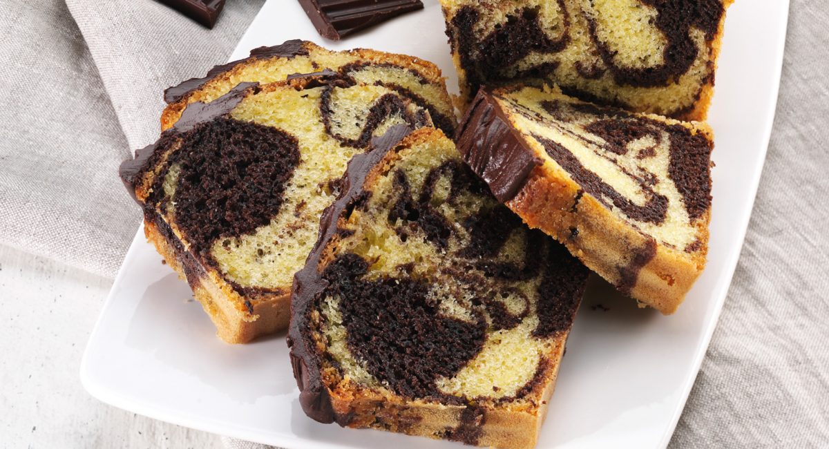 Plum cake de chocolate negro con sal marina y glaseado de miel milflores